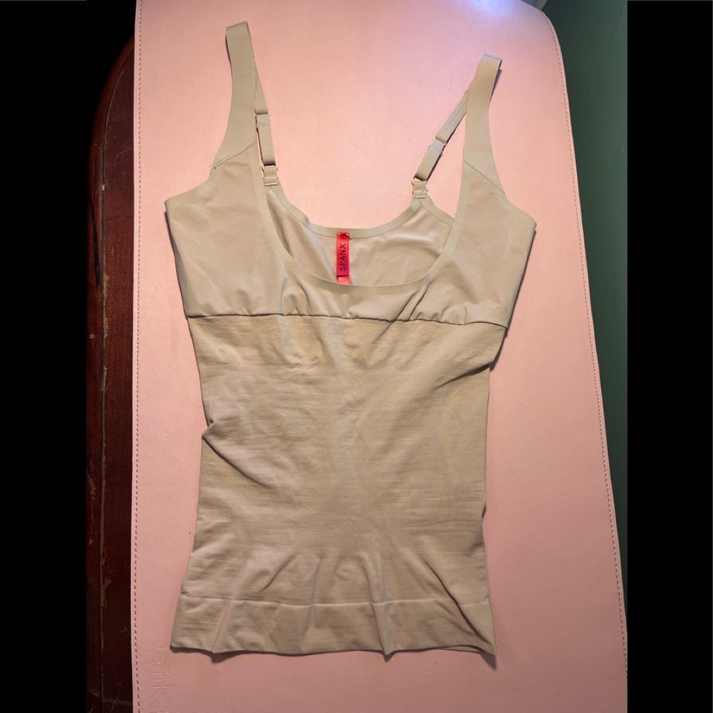 SPANX Medium Body Shaping Top Shapewear